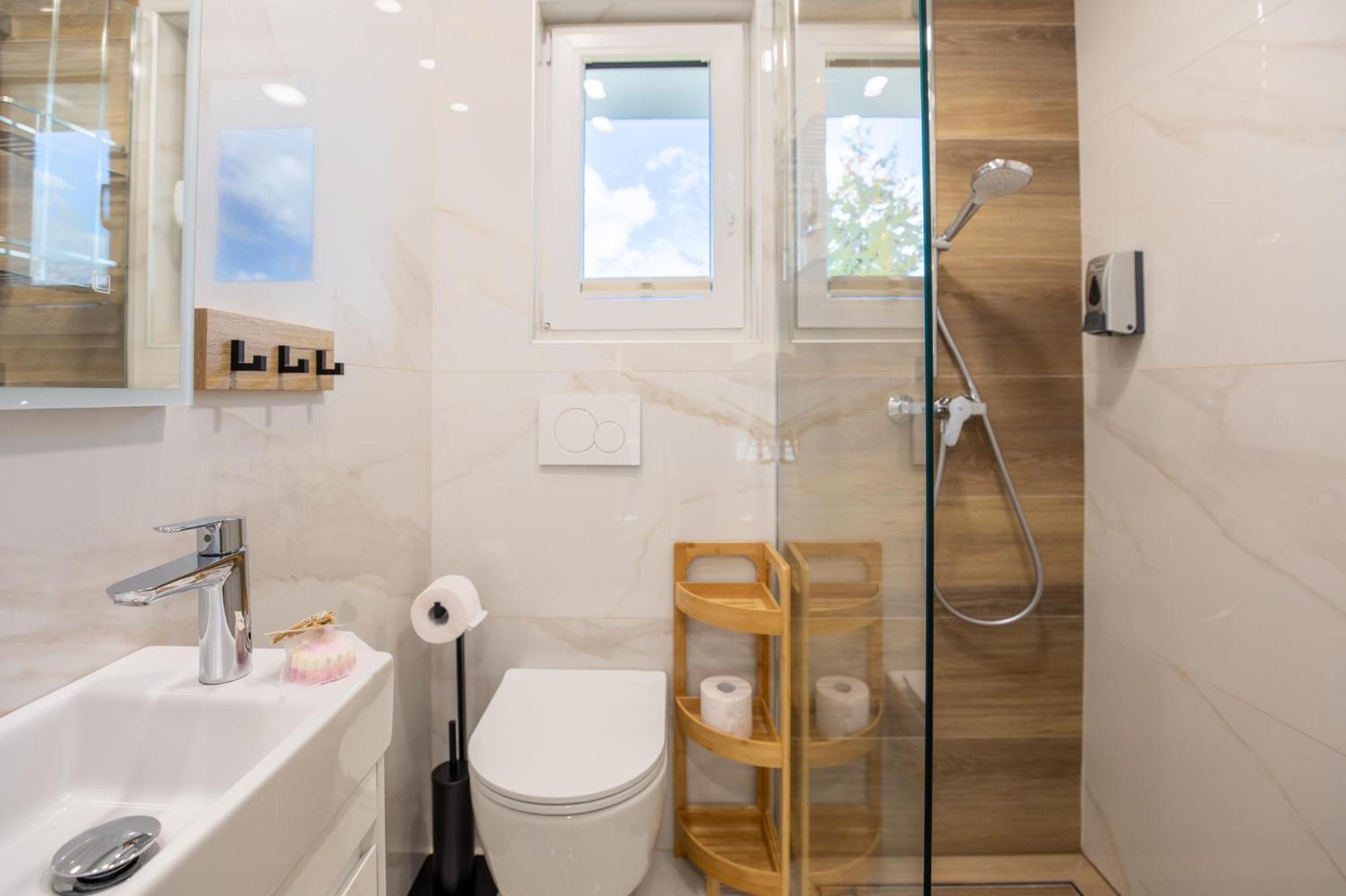Apartment Crystal Aura 1 ボーヒニ エクステリア 写真