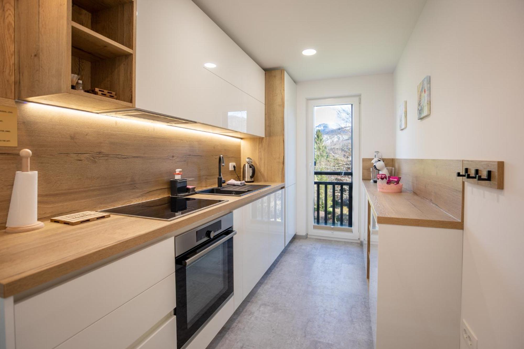 Apartment Crystal Aura 1 ボーヒニ エクステリア 写真